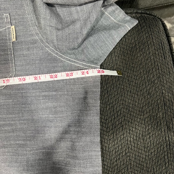 LOT OF 2 - Woolrich Men’s Button Down Shirts - Size XL- One Gray and One Blue - Picture 6 of 12